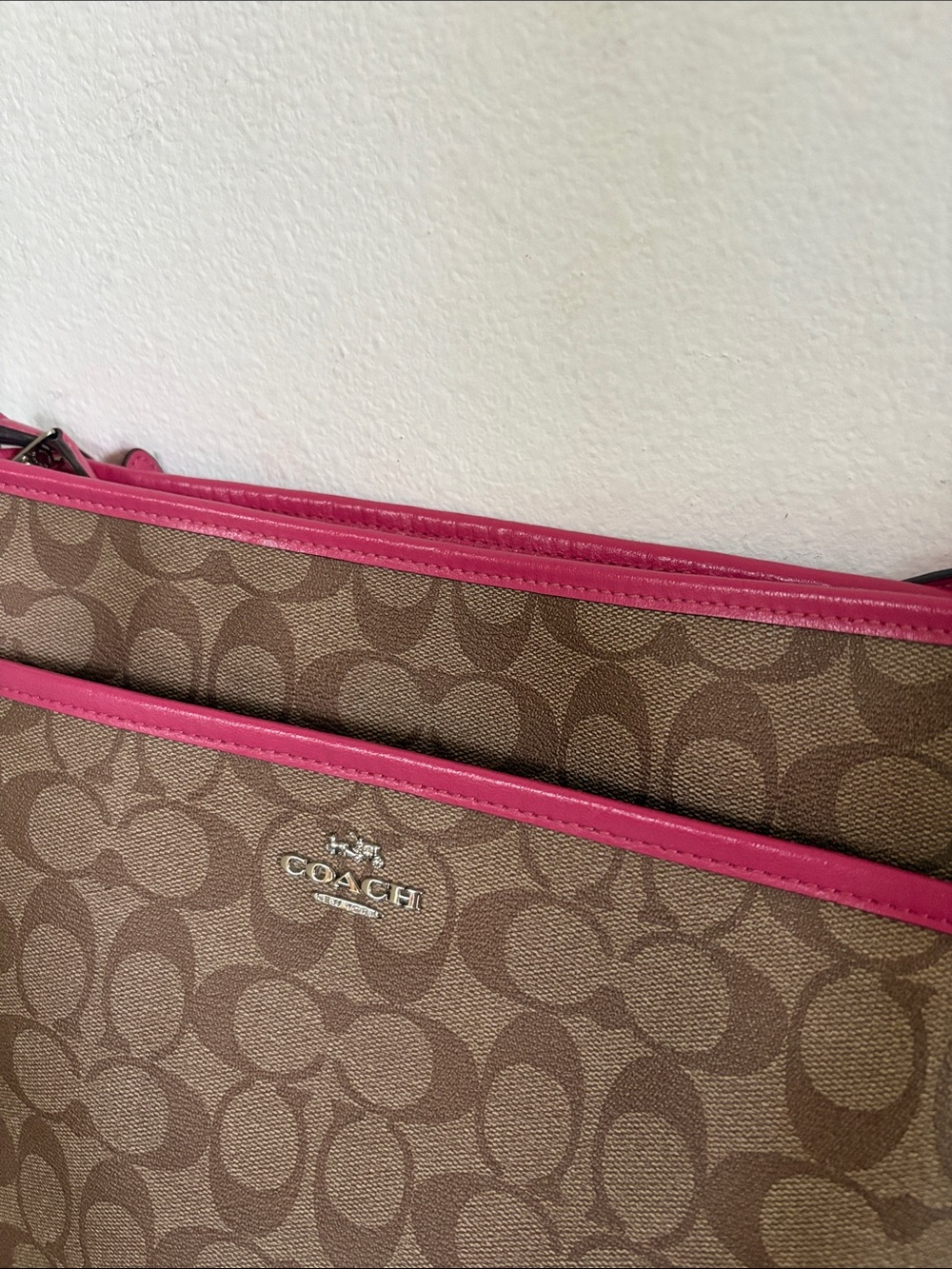 [Coach] Signature File Adjustable Crossbody Coated Canvas Bag Purse Khaki/Pink - Picture 4 of 16